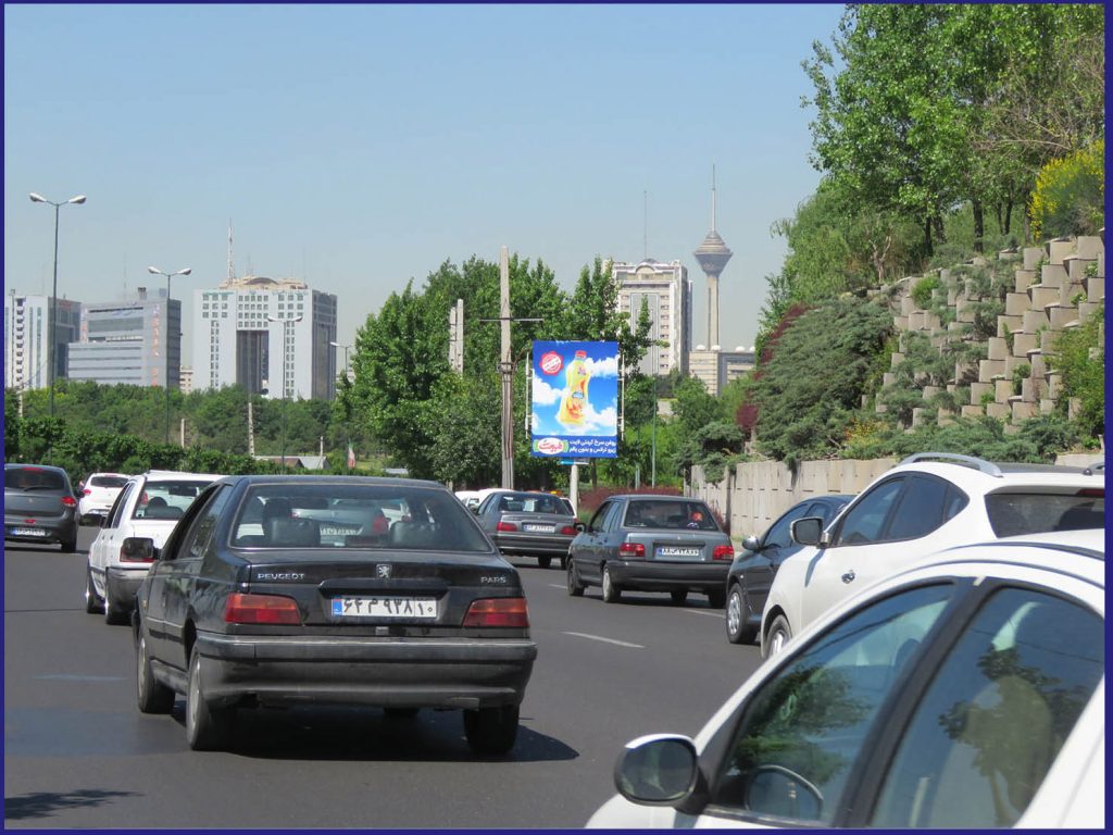 تهران ، همت شرق به غرب ورودی رمپ حقانی(12متر)