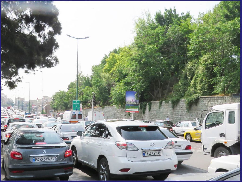 تهران ، چمران غرب به شرق قبل از چهار راه پارک وی(12متر)