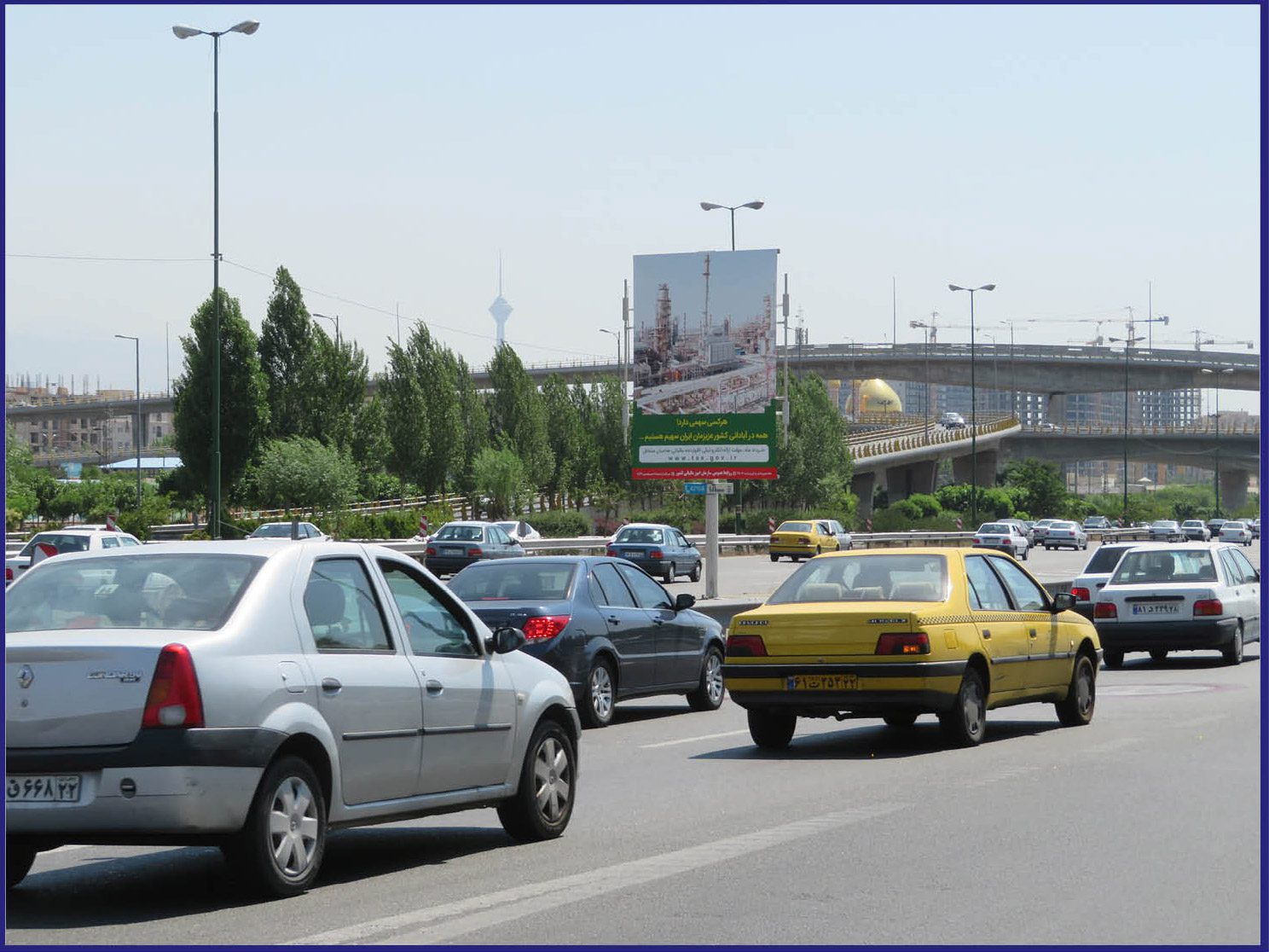 بزرگراه تهران کرج غرب به شرق قبل از ورودی شهید باکری شمال با فاصله 100متر سازه دوم(12متر)