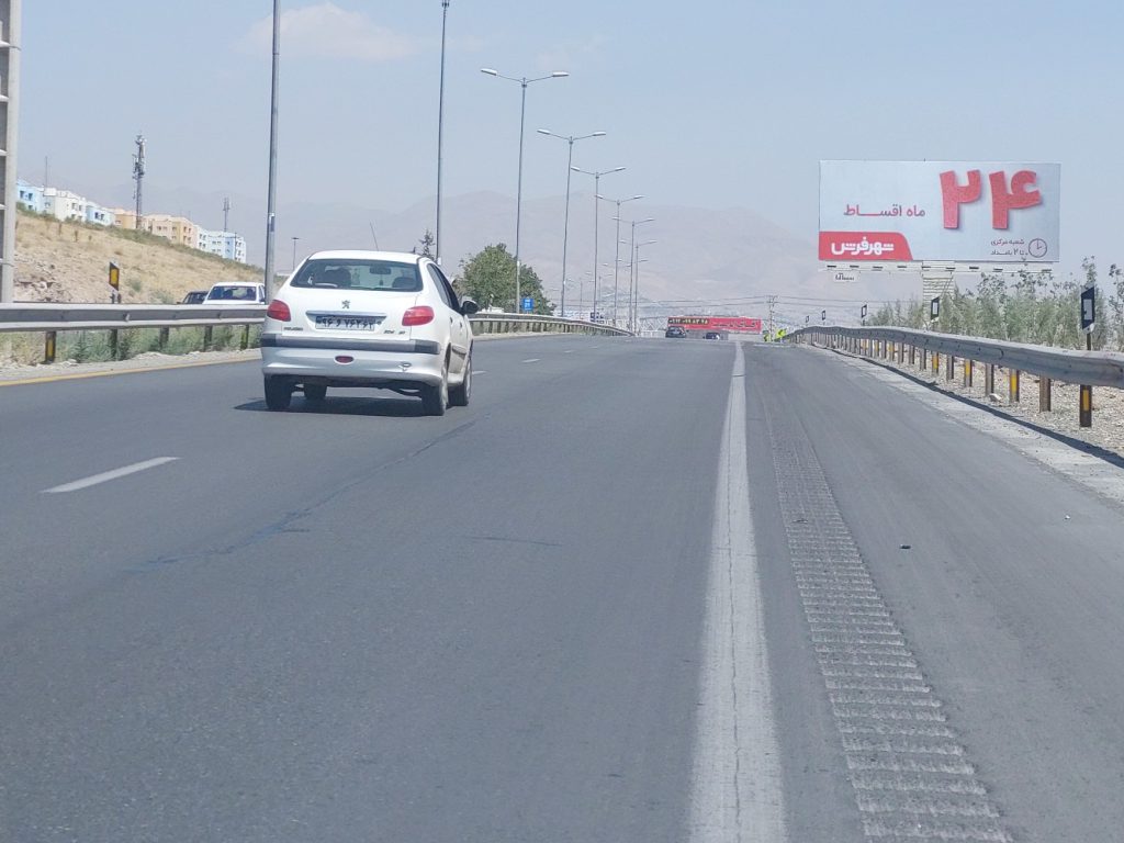آزادراه تهران پردیس مقابل پارک فناوری مسیر رفت(115متر)